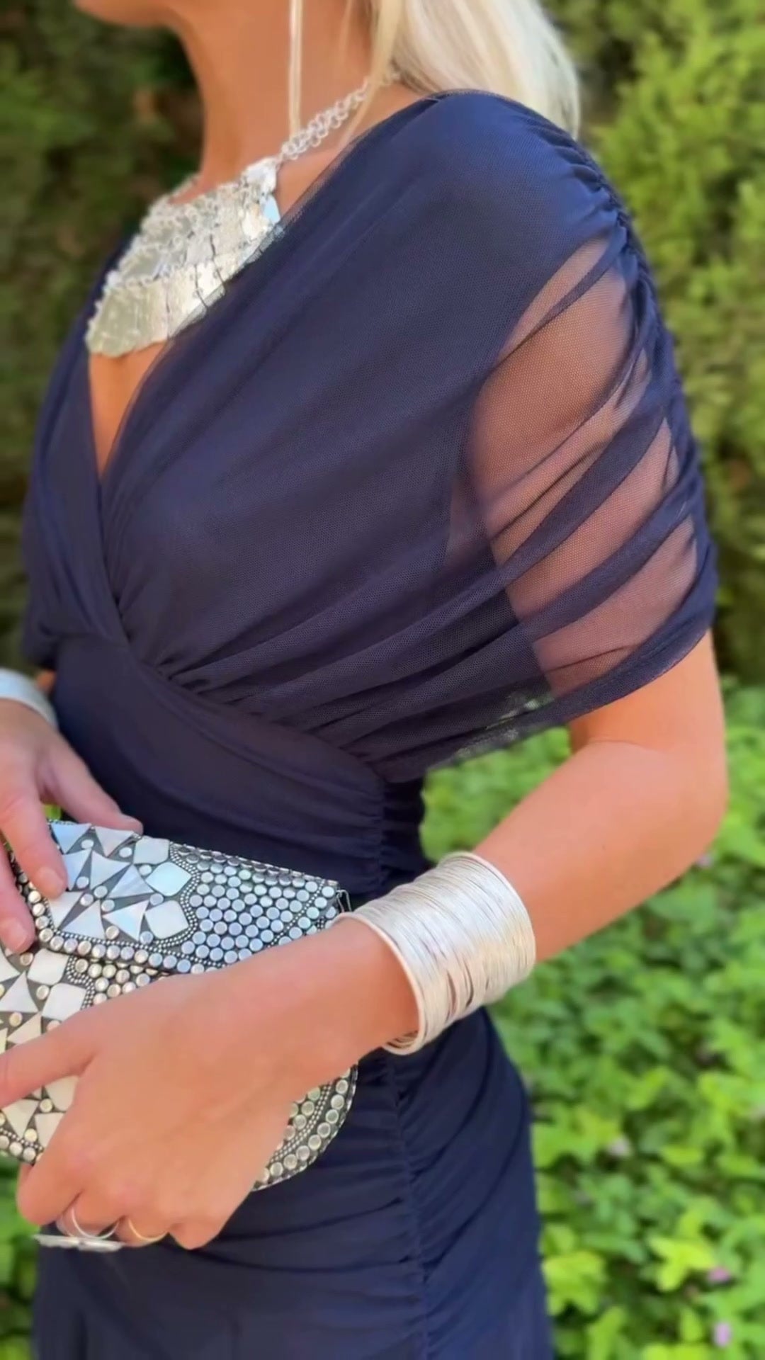 Avery – Elegancka Niebieska Sukienka