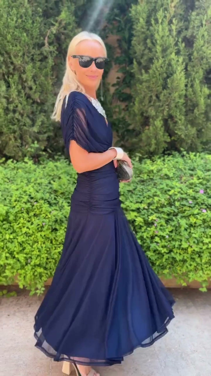 Avery – Elegancka Niebieska Sukienka
