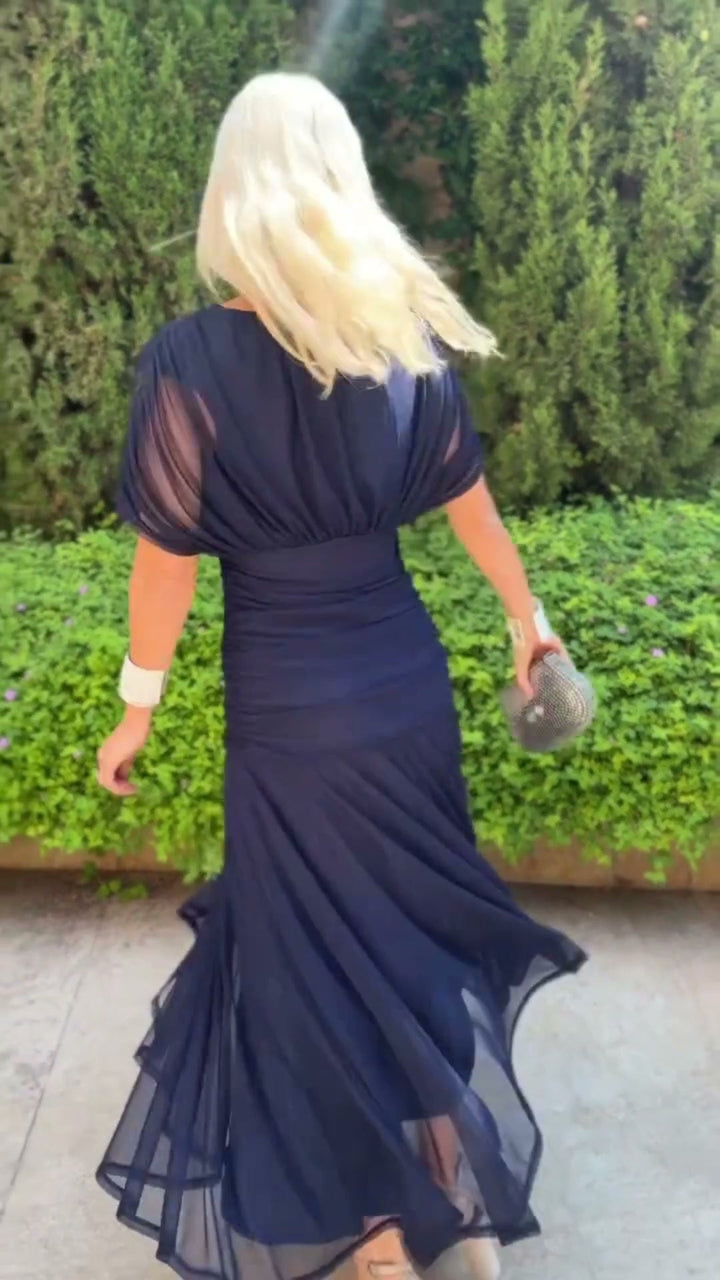 Avery – Elegancka Niebieska Sukienka